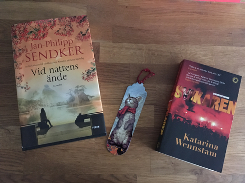 Böckerna Vid nattens ände och Svikaren Böckerna Vid nattens ände och Svikaren