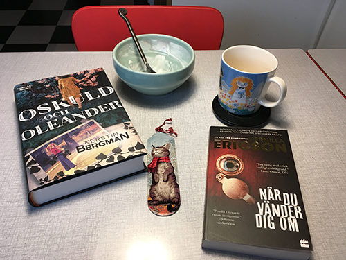 Avslutad frukost och böckerna Oskuld och oleander samt När du vänder dig om