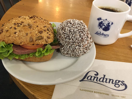 Macka och cocosboll hos Landings