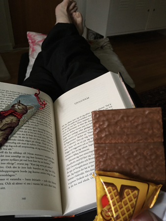 Bokläsning och kexchoklad