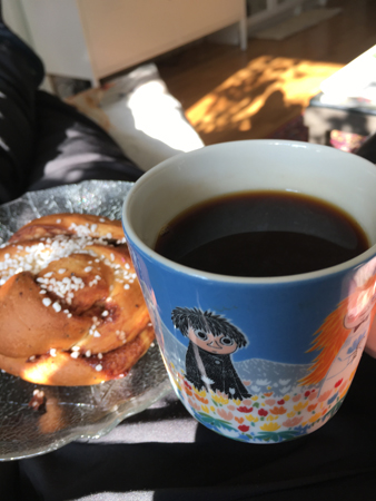 Kanelbulle och kaffe