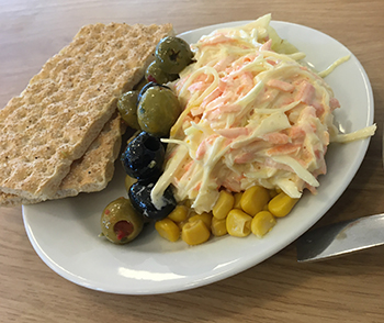 Knäckebröd och grönsaker