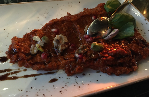 Paprikaröra med valnötter och granatäpple