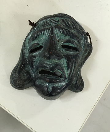 Hiskelig mask på Erikshjälpen