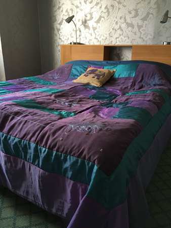 Stor säng i Söderfors