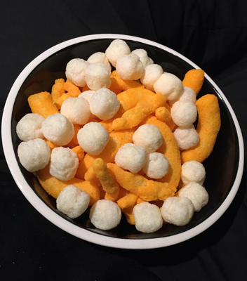 Blandade ostbågar och ostbollar