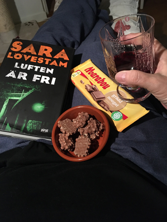 Lördagsgodis vin boken Luften är fri