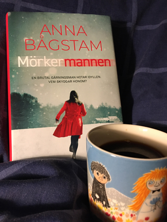 Mörkermannen och kaffe på sängen