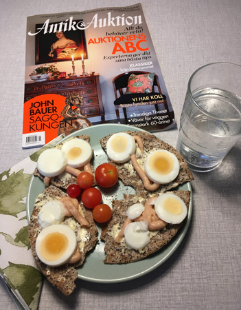 Äggmackor med vatten och Antik o Auktion