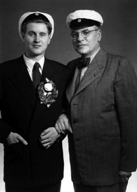 Pappa och farfar i studentmössor 1947