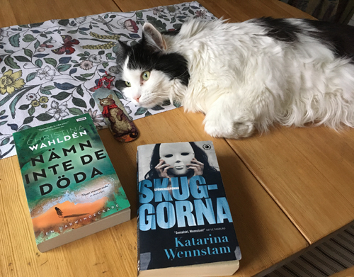 Lucifer och böckerna Nämn inte de döda och Skuggorna