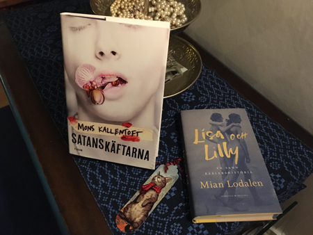 Böckerna Satanskäftarna och Lisa och Lilly