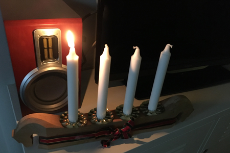 Första ljuset tänt i hästastaken