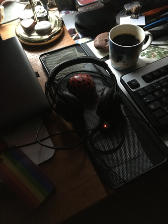 Kort paus i zoommötet för kaffehämtning