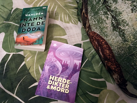 Böckerna Nämn inte de döda och Herdedikter och mord