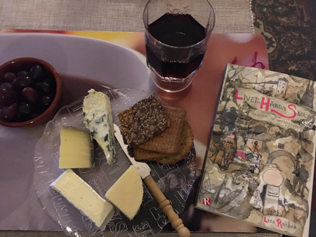 Ostassiett druvor vin boken Livets hårda skola