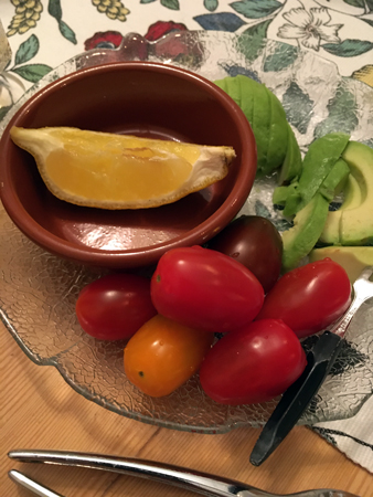 Citron avokado tomater