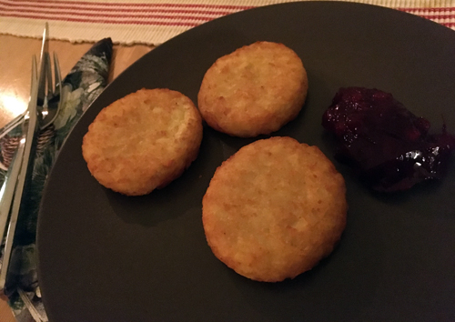 Potatisbullar och lingonsylt