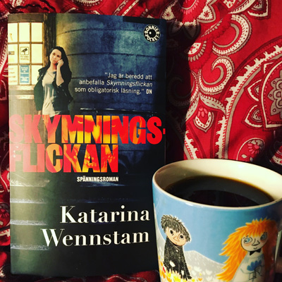Skymningsflickan o kaffe på sängen