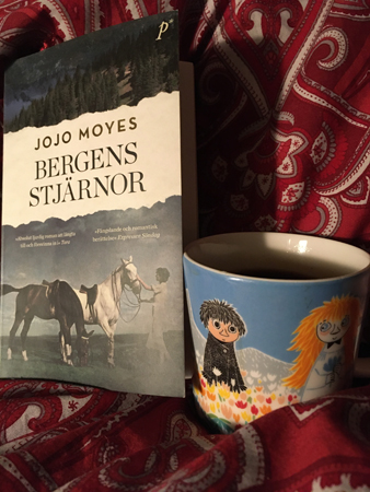 Boken Bergens stjärnor och kaffe på sängen