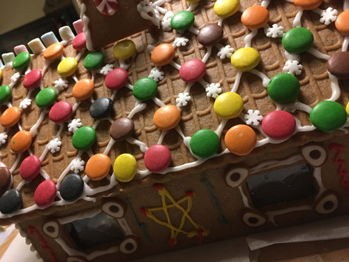 Baksidan pepparkakshus