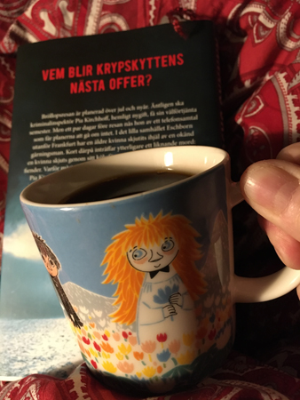 Baksidestext Annars skjuter jägaren mig och kaffe på sängen