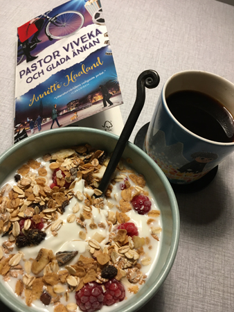 Frukost med Pastor Viveka och Glada änkan