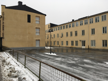 Cykelfabriken med isbana på gården