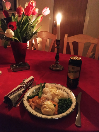 Lax med ris sås sparris ärtor och öl