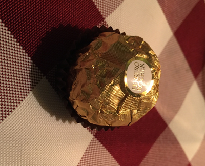 Ferrero Rocher pralin på Trattoria Alessandro