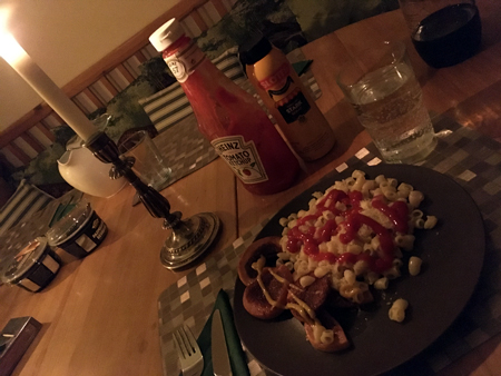 Makaroner och kycklingkorv