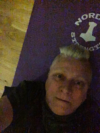 Selfie på yogamattan