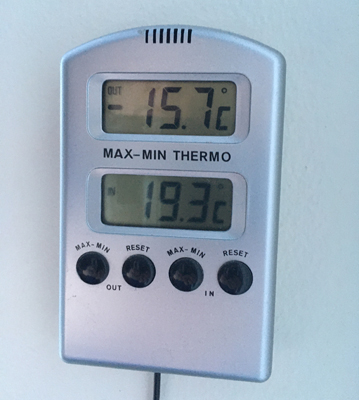 Minus 15 komma sju grader ute 19 komma tre inne