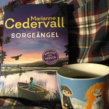 Boken Sorgeängel och kaffe på sängen