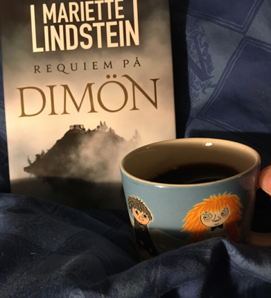 Requiem på Dimön och Muminmugg med kaffe på sängen