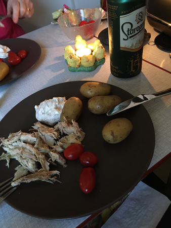 Rökt makrill potatis romsås och tomater