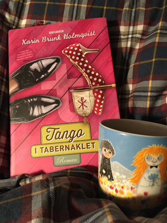 Tango i tabernaklet och kaffe på sängen