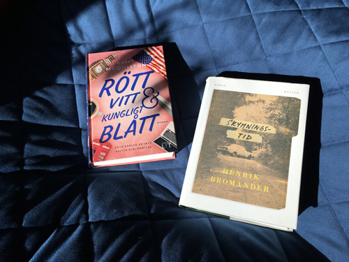 Böckerna Rött vitt och kungligt blått samt Skymningstid