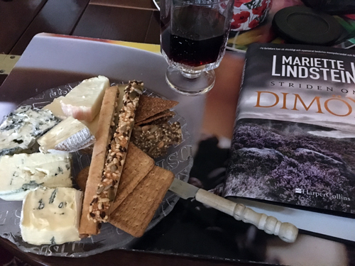 Ost kex vin och boken Striden om Dimön