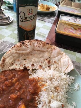 Prawn vindaloo med naan och ris