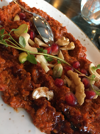 Paprikaröra med granatäpplekärnor