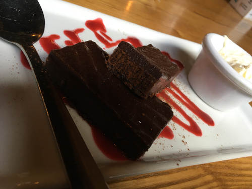 Brownies med grädde