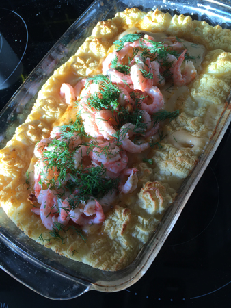 Fiskgratäng med dill och räkor