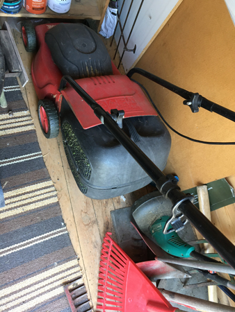 Gräsklipparen i boden