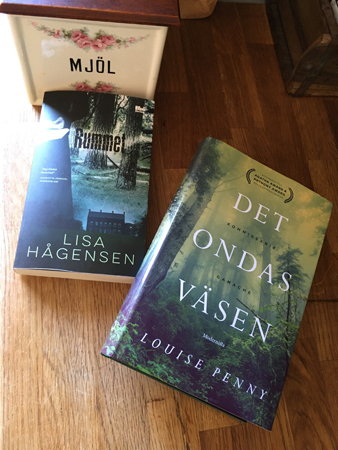 Böckerna Rummet och Det ondas väsen