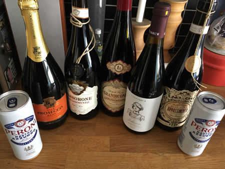 Peroni prosecco och fyra röda italienska viner