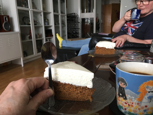 Morotskaka till kaffet