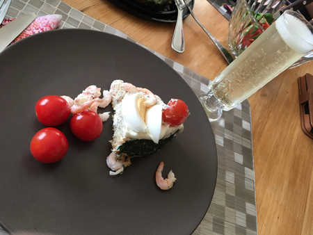 Smörgåstårta tomater och bubbel