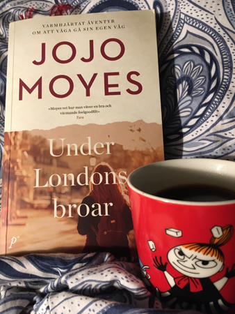 Boken Under Londons broar och kaffe på sängen