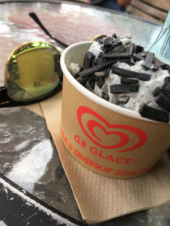 Lakritsglass vid ån